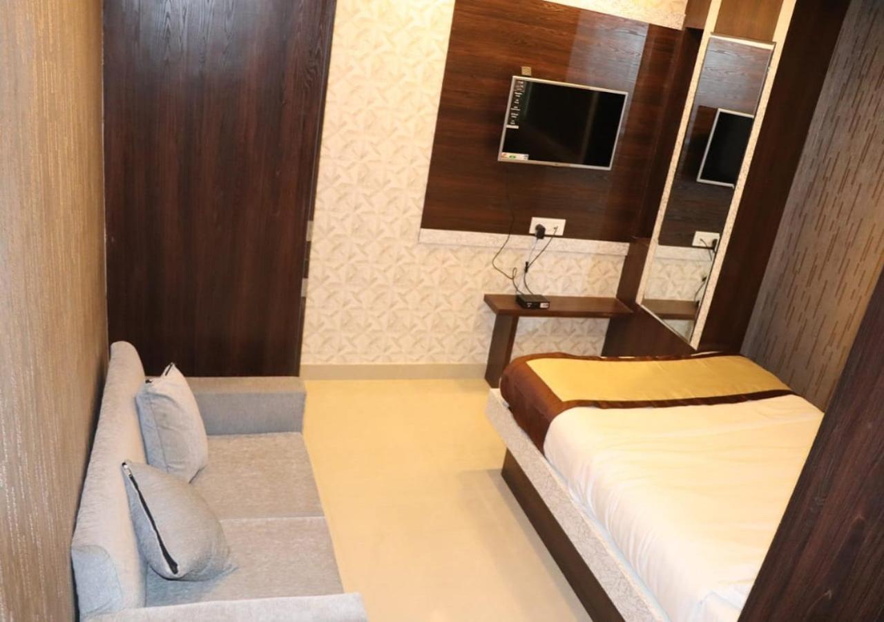 Hotel Angina Kalküta Dış mekan fotoğraf