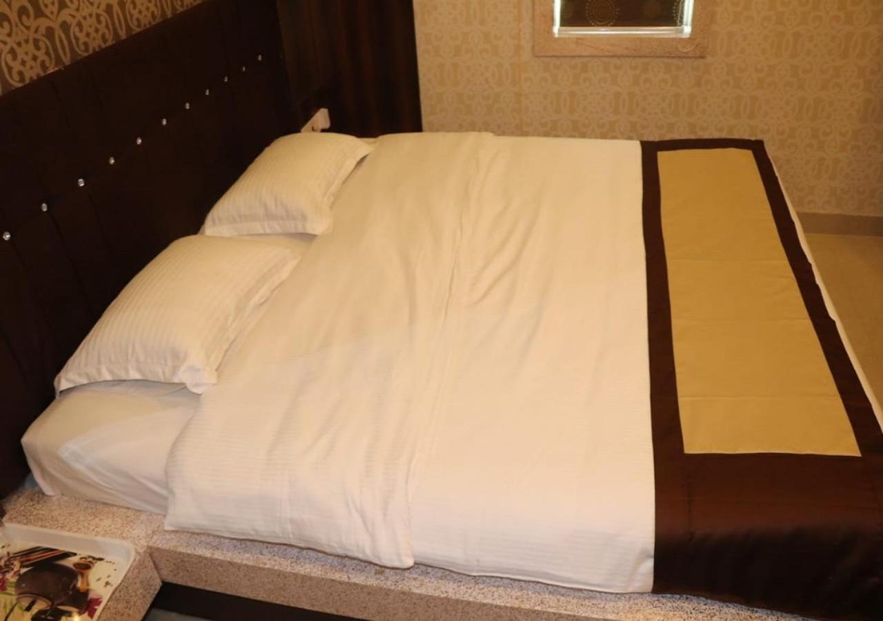 Hotel Angina Kalküta Dış mekan fotoğraf