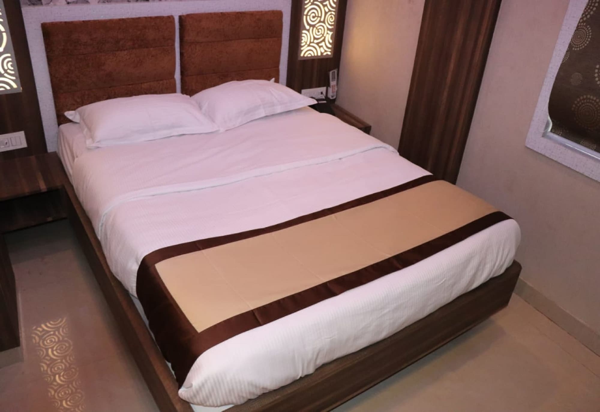 Hotel Angina Kalküta Dış mekan fotoğraf